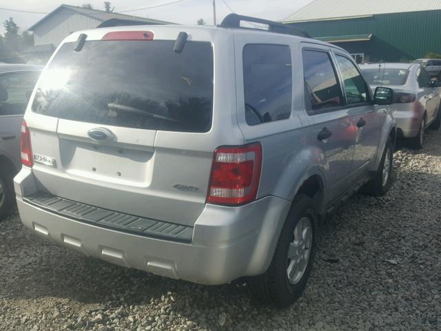 1FMCU93Z98KA27998 - 2008 FORD ESCAPE XLT SILVER photo 4