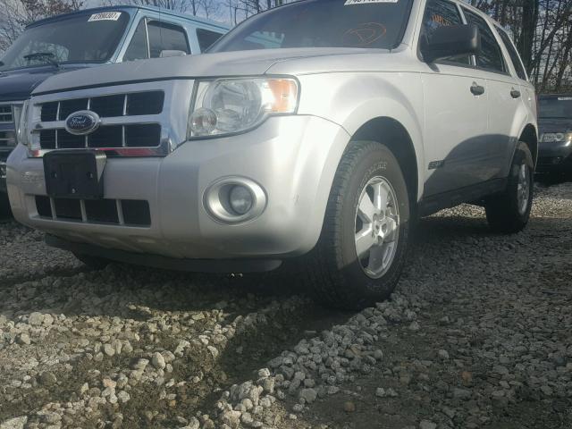 1FMCU93Z98KA27998 - 2008 FORD ESCAPE XLT SILVER photo 9