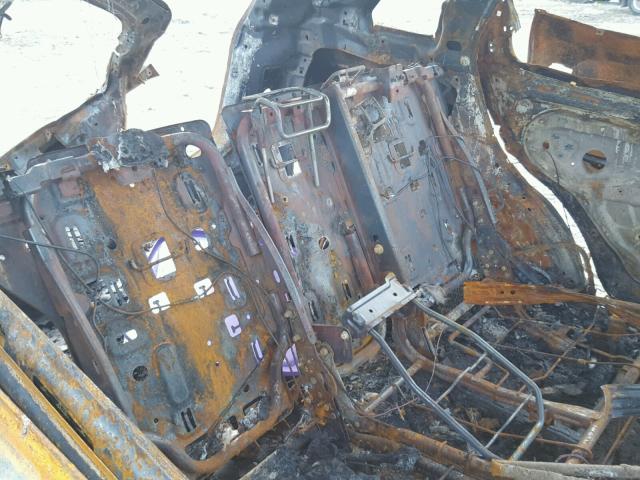 5XYKTCA10BG032887 - 2011 KIA SORENTO BA BURN photo 6