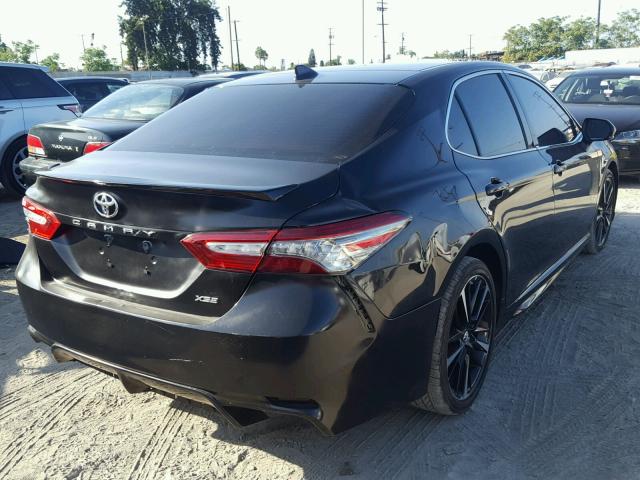 4T1BZ1HK2JU014711 - 2018 TOYOTA CAMRY XSE BLACK photo 4