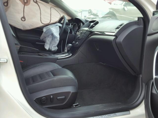 2G4GV5GVXC9206561 - 2012 BUICK REGAL GS WHITE photo 5