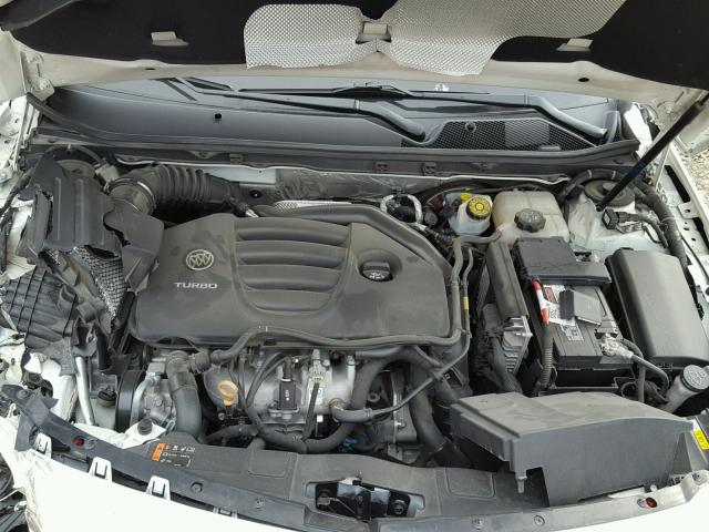 2G4GV5GVXC9206561 - 2012 BUICK REGAL GS WHITE photo 7