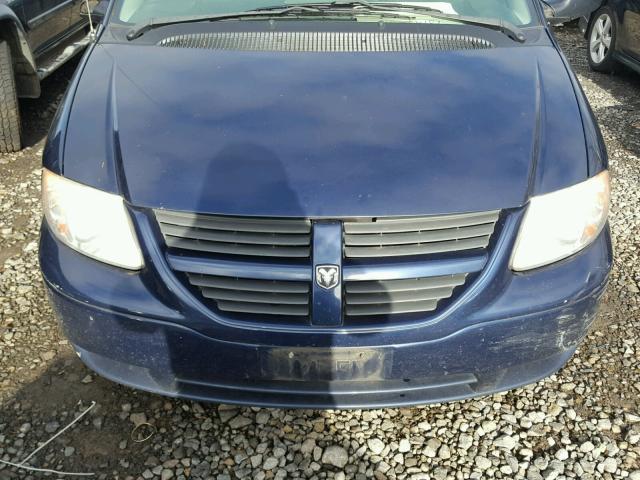 1D4GP24R35B209701 - 2005 DODGE GRAND CARA BLUE photo 7