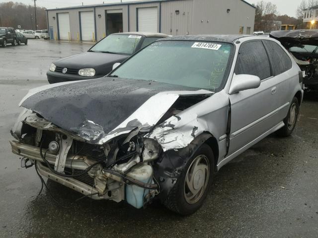 2HGEJ6445TH104486 - 1996 HONDA CIVIC DX SILVER photo 2