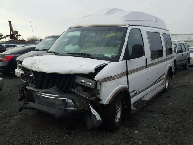 1GBFG15M9Y1252721 - 2000 CHEVROLET EXPRESS G1 WHITE photo 2