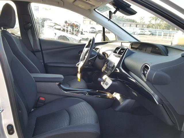 JTDKARFP0J3081760 - 2018 TOYOTA PRIUS PRIM 银色 照片 5