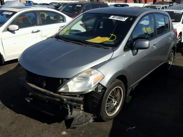 3N1BC13EX7L393745 - 2007 NISSAN VERSA S GRAY photo 2