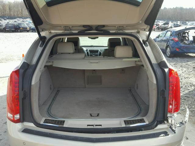 3GYFNEEY0BS510863 - 2011 CADILLAC SRX PERFOR 金色 照片 9