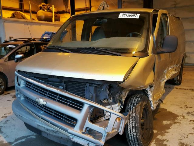 1GCHG39R711123632 - 2001 CHEVROLET EXPRESS G3 GOLD photo 2