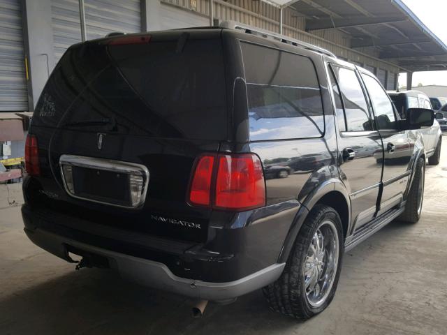 5LMFU28R33LJ21503 - 2003 LINCOLN NAVIGATOR Czarny zdjęcie 4