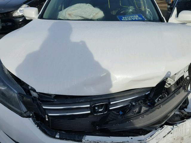 1HGCR2F75FA210469 - 2015 HONDA ACCORD EX WHITE photo 7