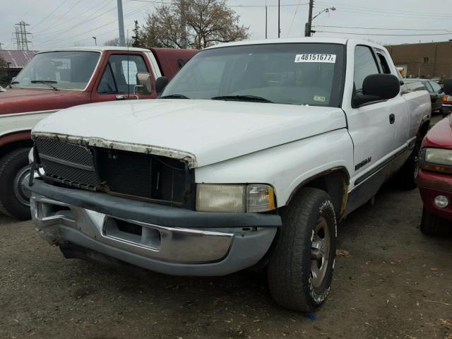 1B7HC13Z4WJ118971 - 1998 DODGE RAM 1500 WHITE photo 2