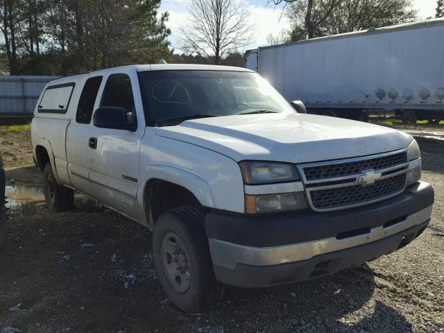 1GCHK29U75E172602 - 2005 CHEVROLET SILVERADO WHITE photo 1