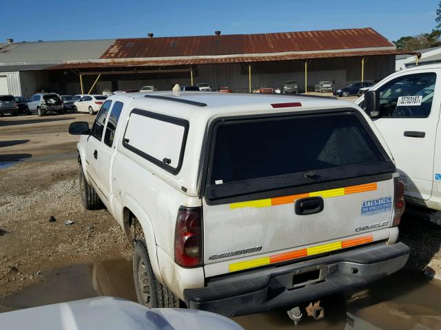 1GCHK29U75E172602 - 2005 CHEVROLET SILVERADO WHITE photo 3