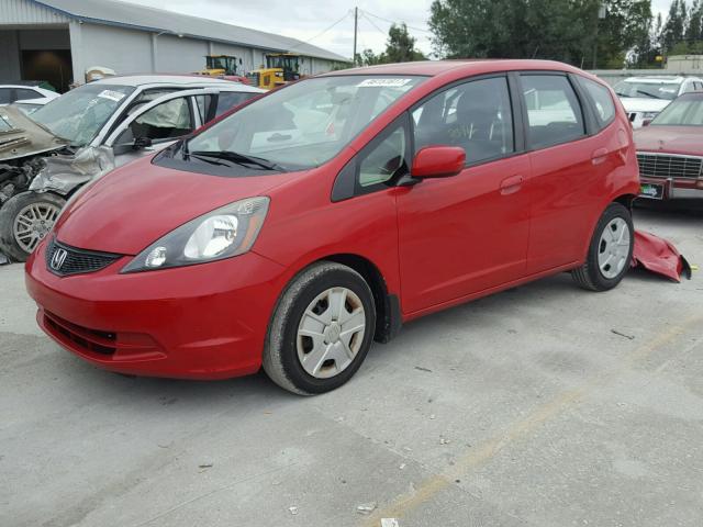 JHMGE8H3XDC035936 - 2013 HONDA FIT RED photo 2