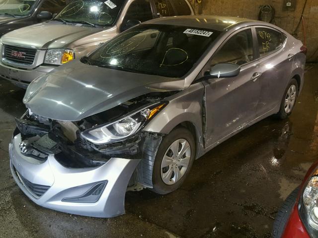 5NPDH4AE3GH664754 - 2016 HYUNDAI ELANTRA SE SILVER photo 2