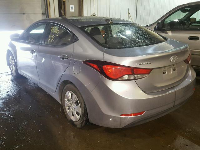 5NPDH4AE3GH664754 - 2016 HYUNDAI ELANTRA SE SILVER photo 3