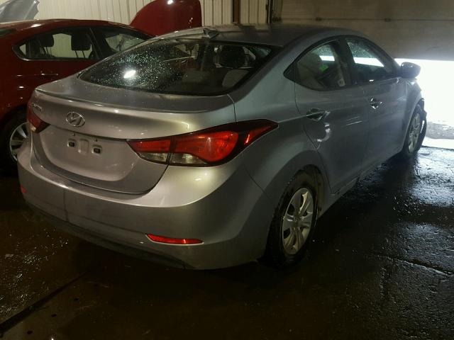 5NPDH4AE3GH664754 - 2016 HYUNDAI ELANTRA SE SILVER photo 4