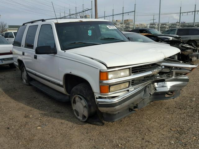 1GNEK13R8WJ341897 - 1998 CHEVROLET TAHOE K150 WHITE photo 1