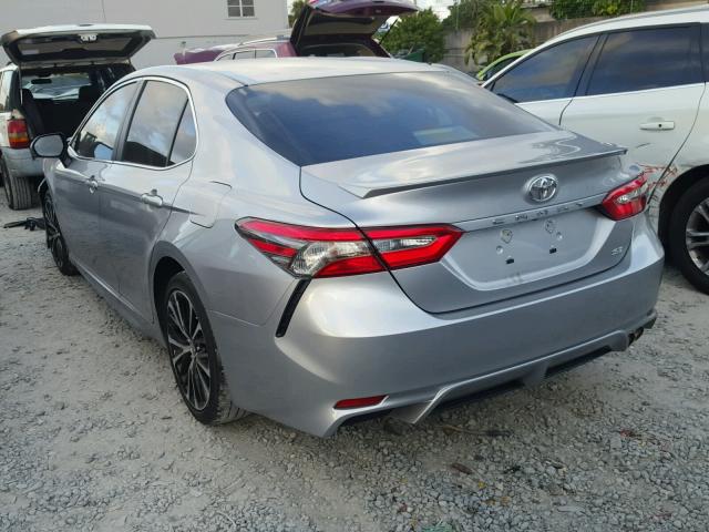 JTNB11HK8J3013916 - 2018 TOYOTA CAMRY L SILVER photo 3