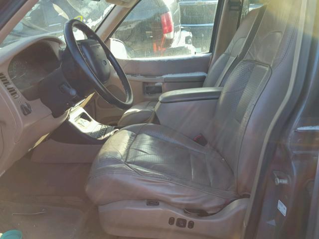 1FMZU32E3WZB25497 - 1998 FORD EXPLORER BLUE photo 5