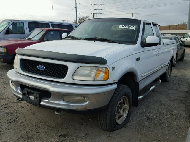 1FTDX1867VKA35125 - 1997 FORD F150 WHITE photo 2