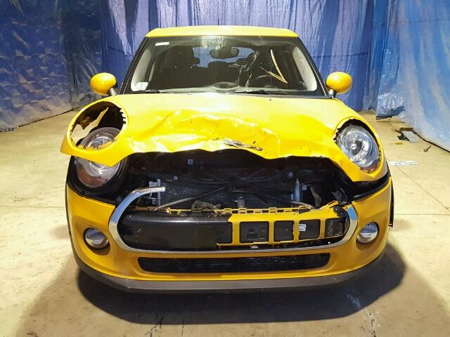 WMWXU1C55G2D10689 - 2016 MINI COOPER YELLOW photo 9