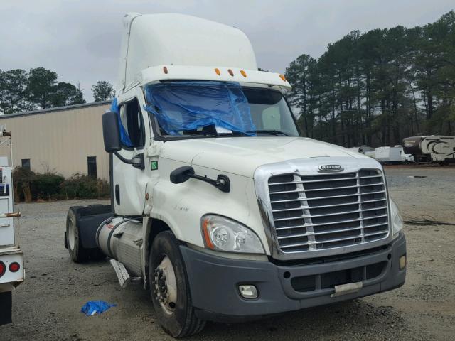 1FUBGDDV1DSBU4910 - 2013 FREIGHTLINER CASCADIA 1 WHITE photo 1