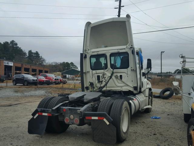 1FUBGDDV1DSBU4910 - 2013 FREIGHTLINER CASCADIA 1 WHITE photo 4