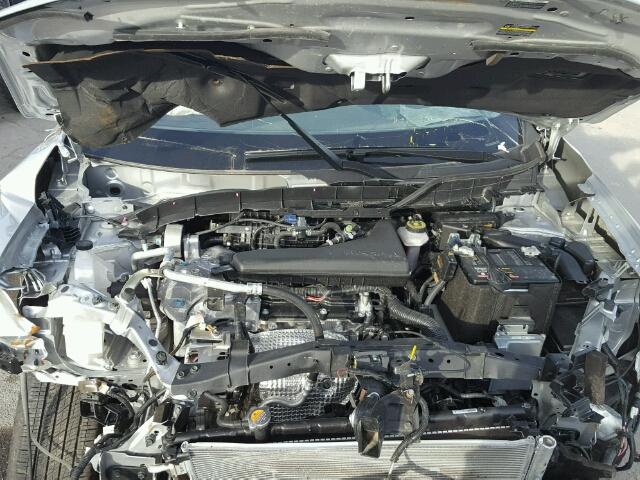 KNMAT2MT3HP566622 - 2017 NISSAN ROGUE S SILVER photo 7