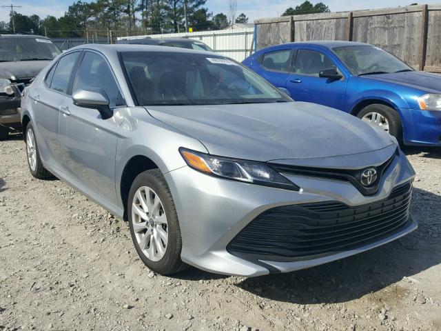 JTNB11HK3J3011166 - 2018 TOYOTA CAMRY L 银色 照片 1