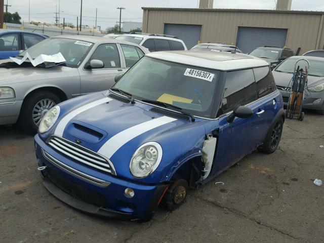 WMWRE33586TN27175 - 2006 MINI COOPER S BLUE photo 2