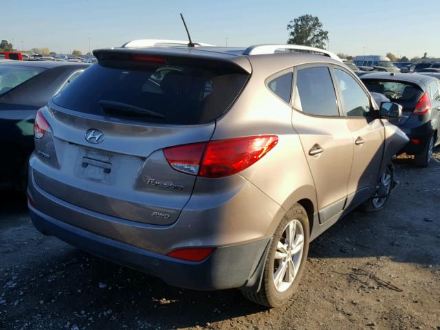 KM8JUCAC1BU226591 - 2011 HYUNDAI TUCSON GLS GRAY photo 4