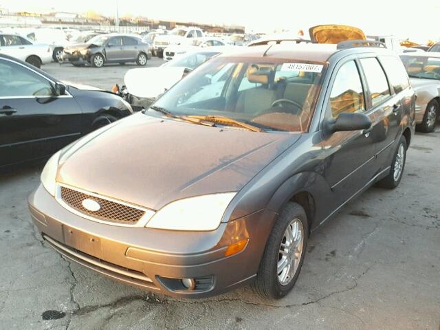 1FAFP36N46W162669 - 2006 FORD FOCUS ZXW GRAY photo 2