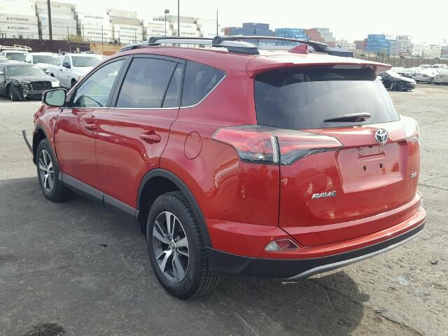 2T3WFREV6HW320240 - 2017 TOYOTA RAV4 XLE RED photo 3