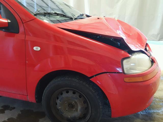 KL1TD62685B502425 - 2005 CHEVROLET AVEO BASE RED photo 10
