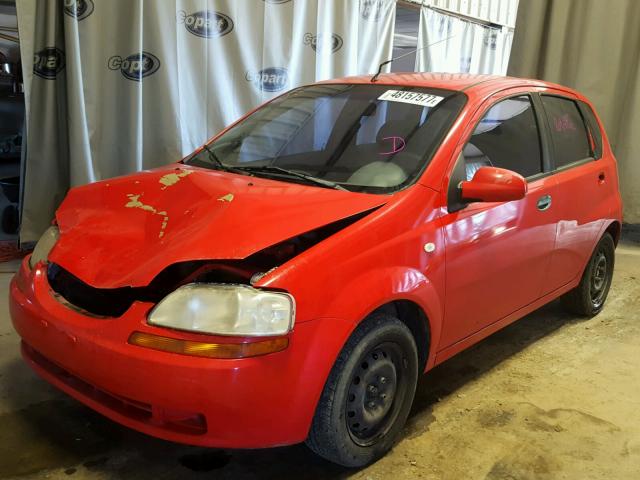 KL1TD62685B502425 - 2005 CHEVROLET AVEO BASE RED photo 2