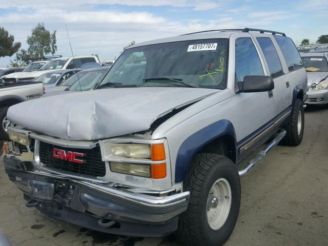 1GKFK16R0TJ700328 - 1996 GMC SUBURBAN K SILVER photo 2