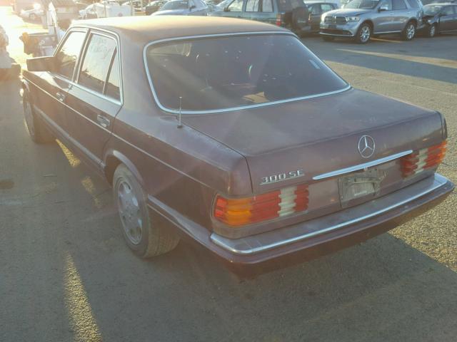 WDBCA24DXLA531688 - 1990 MERCEDES-BENZ 300 SE BURGUNDY photo 3