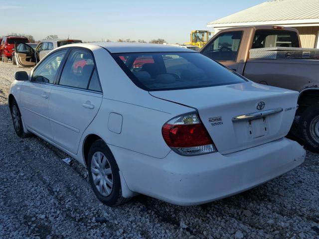4T1BE30K15U561638 - 2005 TOYOTA CAMRY LE თეთრი ფოტო 3