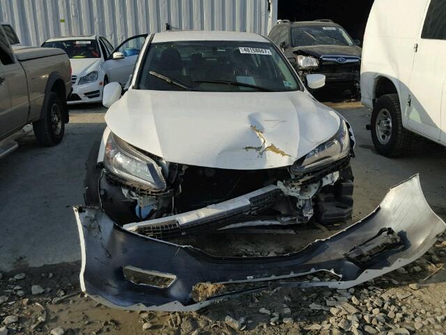 1HGCR2F56FA124151 - 2015 HONDA ACCORD SPO WHITE photo 9