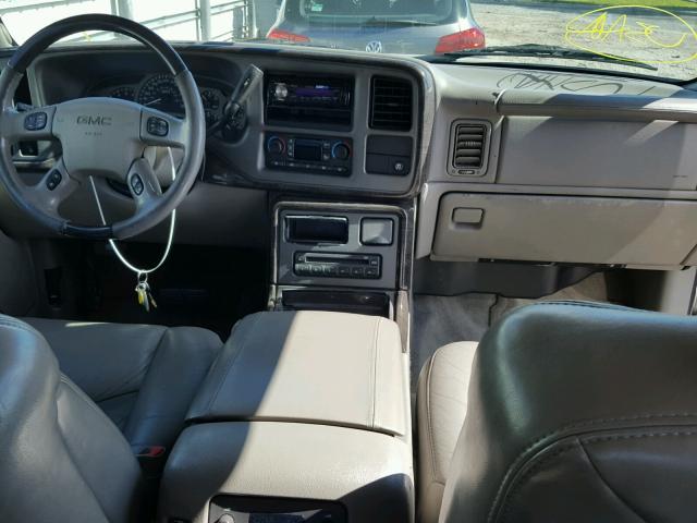 1GKEK63U04J129555 - 2004 GMC YUKON DENA SILVER photo 9