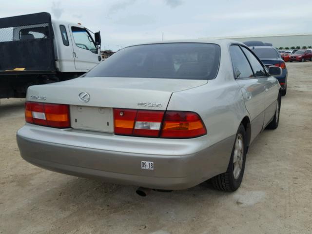 JT8BF22G6V0032308 - 1997 LEXUS ES 300 GOLD photo 4