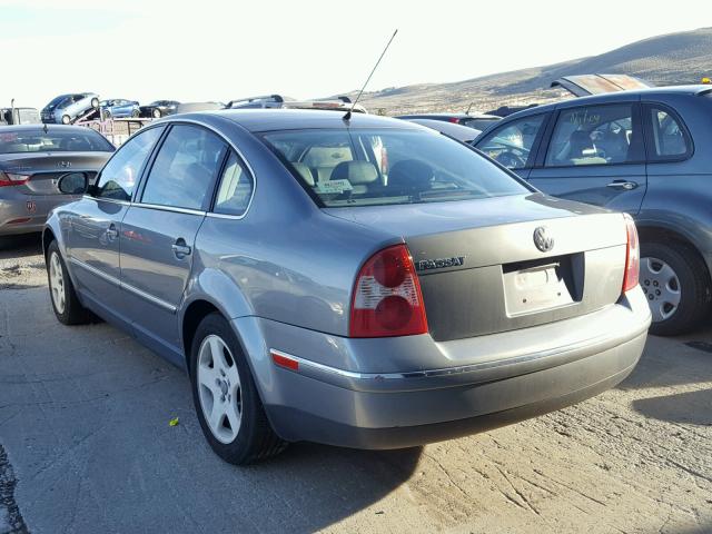 WVWMD63B74P246000 - 2004 VOLKSWAGEN PASSAT GL GRAY photo 3