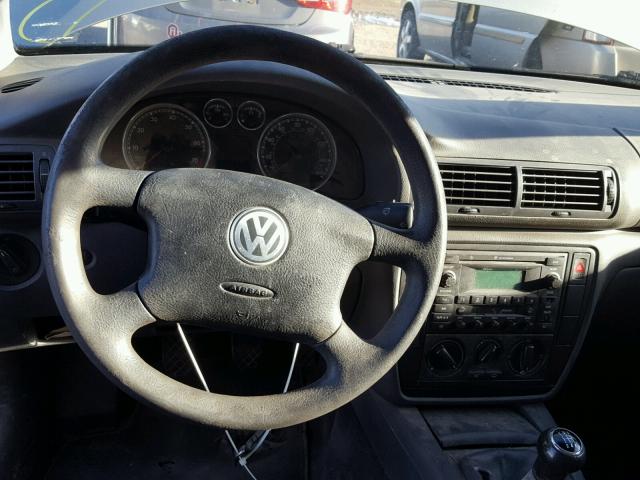 WVWMD63B74P246000 - 2004 VOLKSWAGEN PASSAT GL GRAY photo 9