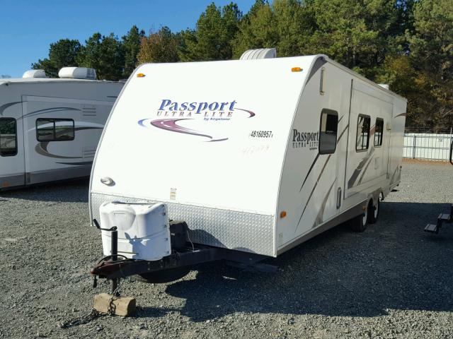 4YDT2822X96412079 - 2009 KEYSTONE PASSPORT WHITE photo 2