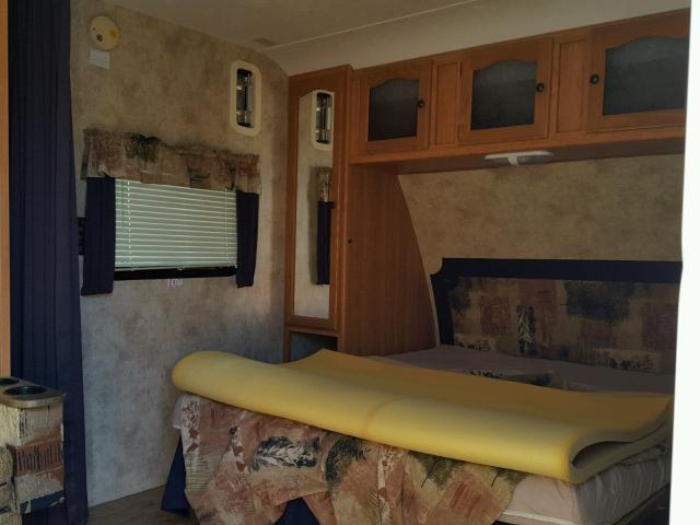 4YDT2822X96412079 - 2009 KEYSTONE PASSPORT WHITE photo 5