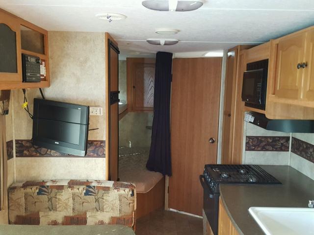 4YDT2822X96412079 - 2009 KEYSTONE PASSPORT WHITE photo 6