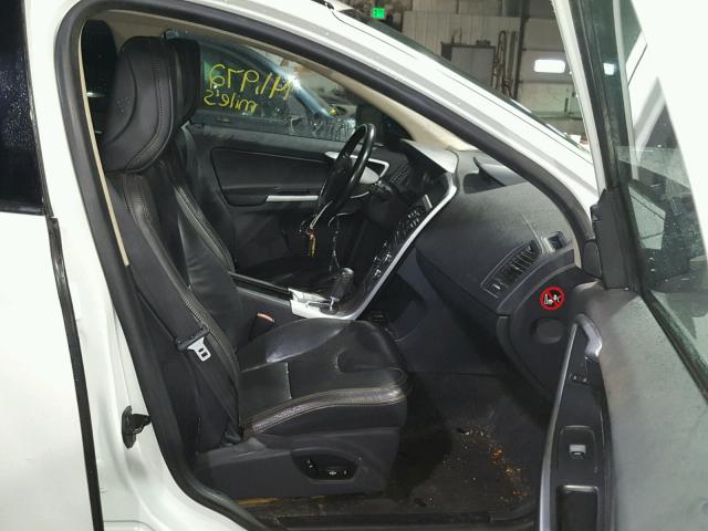 YV4982DL3A2125061 - 2010 VOLVO XC60 3.2 WHITE photo 5