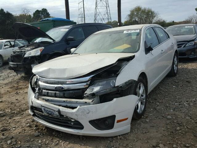 3FAHP0HA9CR138609 - 2012 FORD FUSION SE WHITE photo 2